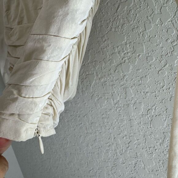 Aritzia Sunday Best Cream Giselle Petal Cropped Top Size 4 - Picture 3 of 13